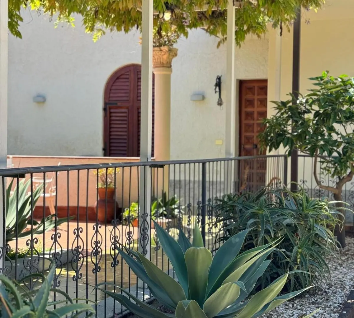 Casa Vacanze Villa Angelina Giardini-Naxos