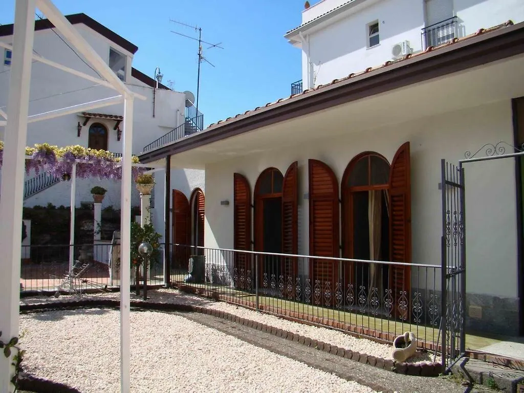 Holiday home Casa Vacanze Villa Angelina Giardini Naxos Italy